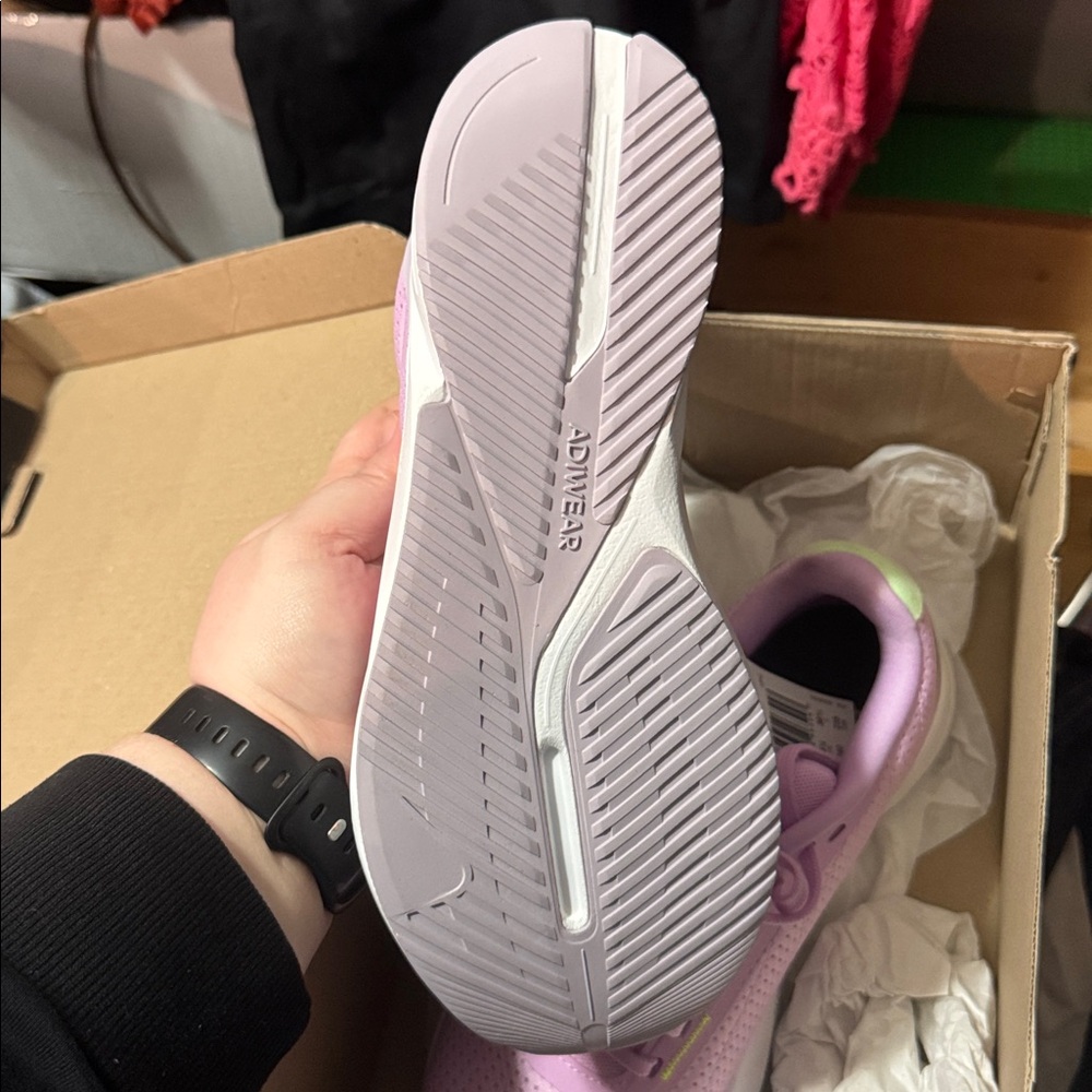 Adidas Women’s Light Pink Sneakers - Picture 7 of 9